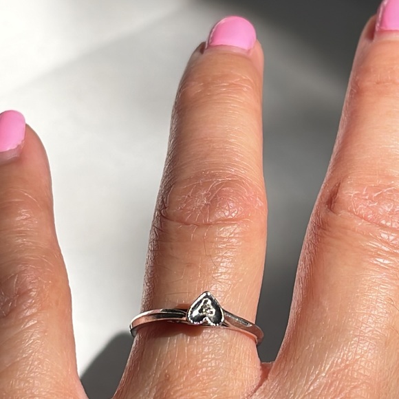 10K Bonded White Gold Heart Diamond Ring - Picture 4 of 6